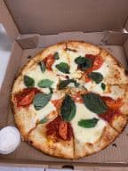 Best Fresh Margarita Pizza in Daytona Beach, FL